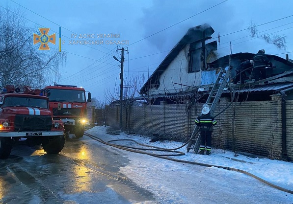 Среди ночи в пригороде Харькова вспыхнул жилой дом