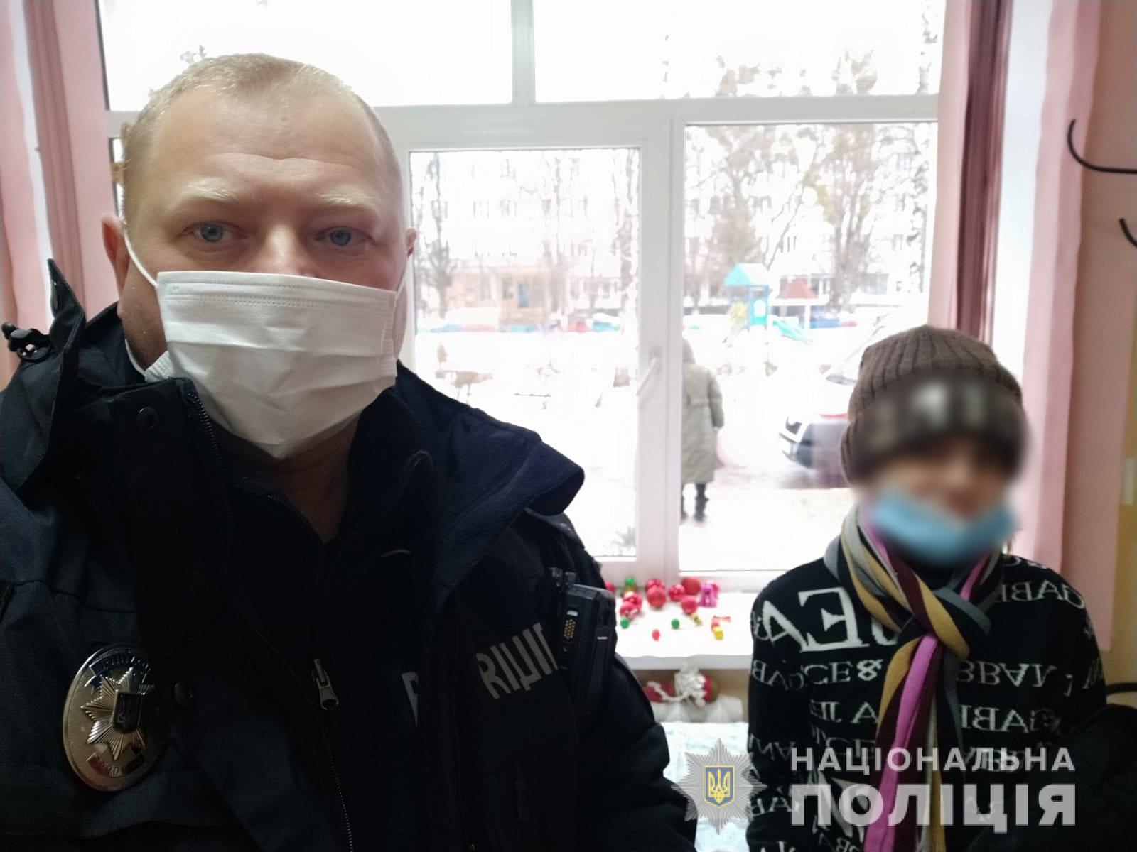В пригороде Харькова мать не пускала домой своего ребенка