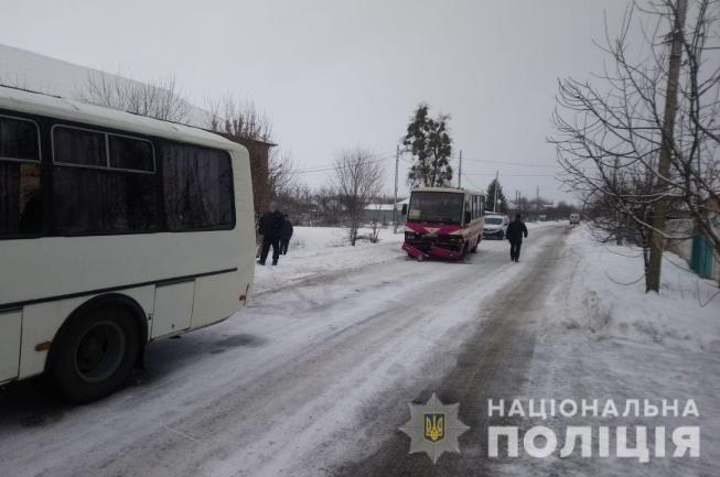 Столкновение пассажирских автобусов под Харьковом: подробности, фото