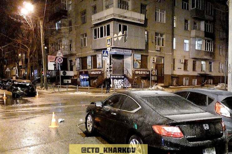 В центре Харькова - тройное ДТП, машины разбиты (фото)