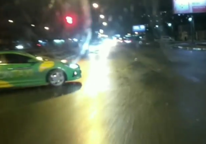В Харькове таксист выехал наперерез "скорой"