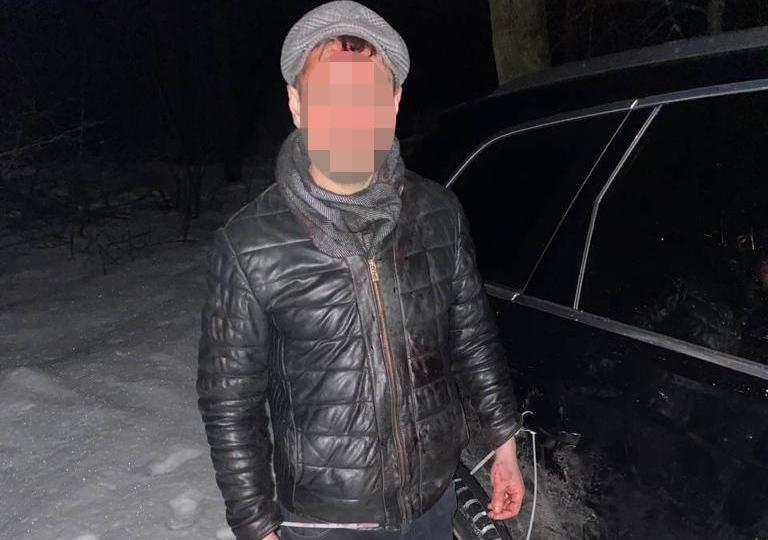 В лесу под Харьковом нашли пристегнутого к собственной машине бизнесмена