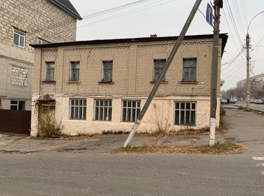 В Харьковской области выставили на аукцион дом с гаражом