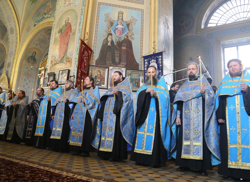 На границе Харьковской и Донецкой областей провели молебен за мир в Украине