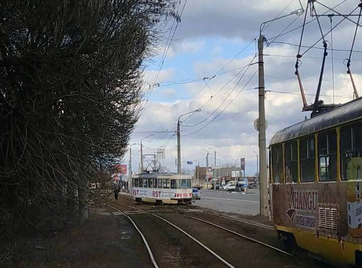 На Журавлевке в Харькове остановились трамваи