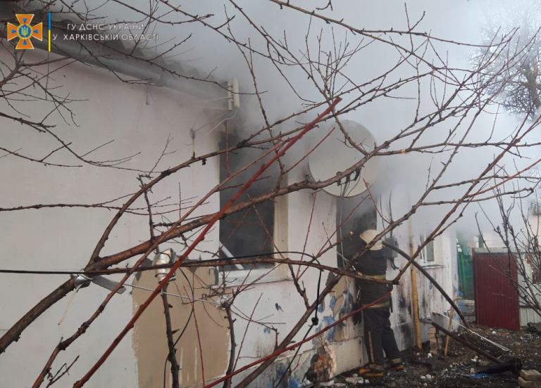 В Харьковской области из-за обстрелов - массовые пожары