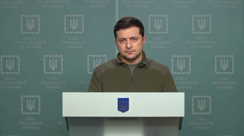Зеленский предложил Путину сесть за стол переговоров