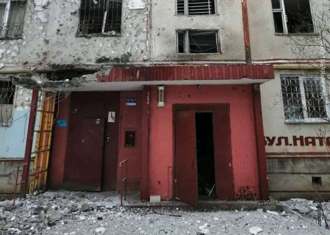 Снаряды попали в многоэтажки на Северной Салтовке (фото)