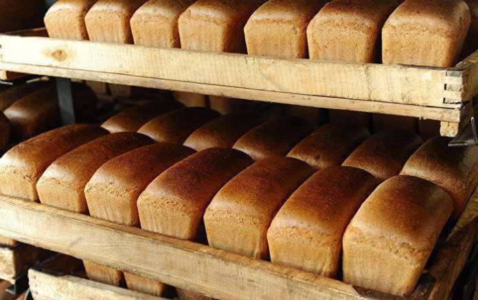В Харькове развозят хлеб к станциям метро