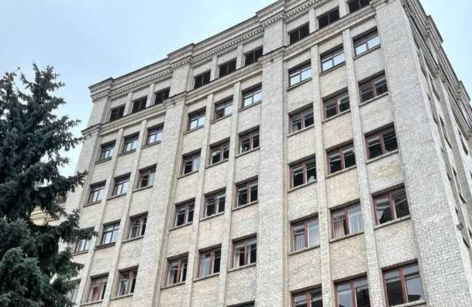 В Харьковском университете выбило окна
