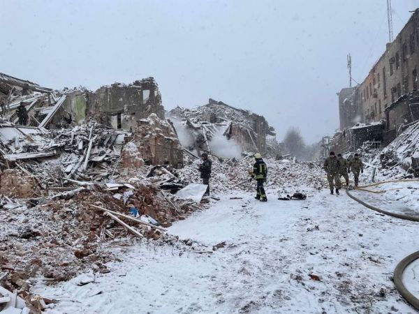 В Харькове разбомбили военный городок. Погибли солдаты