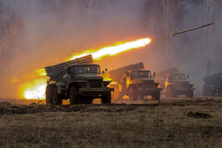 Под Харьковом обстреляли город, есть раненые