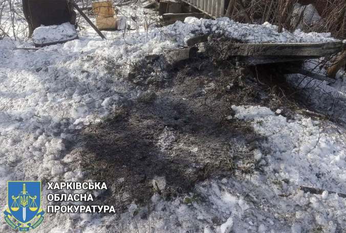 Под Харьковом кассетными бомбами обстреляли село, погибла женщина