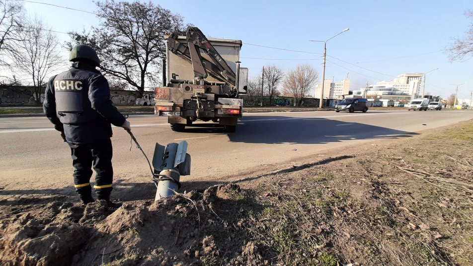 Обстрел очереди за гуманитаркой в Харькове: фото с места событий