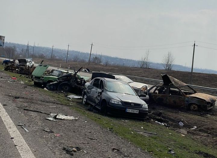 В Харьковской области техника расчищает дорогу на Чугуев