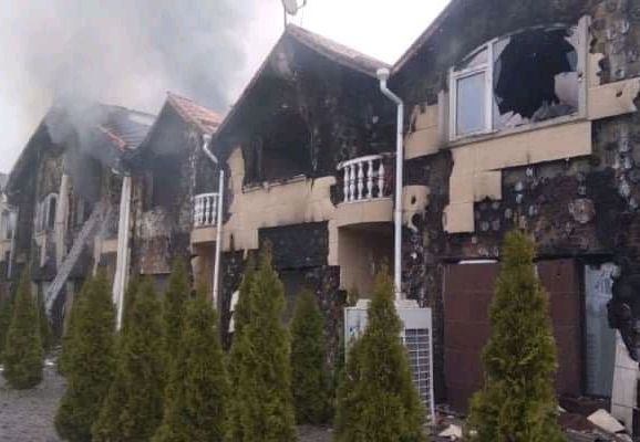 В Харькове после обстрелов - огромный пожар в жилом комплексе