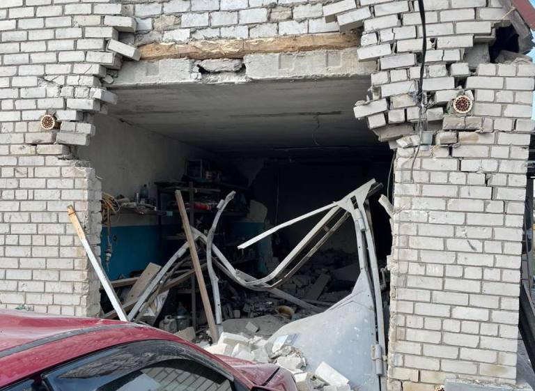 Войска РФ обстреляли Чугуев: повреждены дома и машины, есть пострадавшие