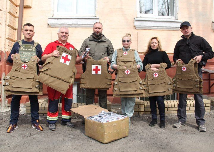 В Харькове медики скорой получили бронежилеты