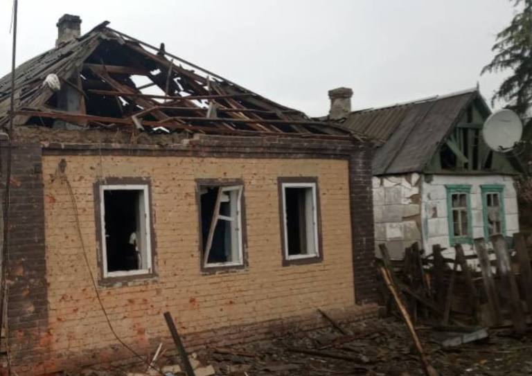 Авиаудар по Барвенково: погибла женщина, разрушены дома