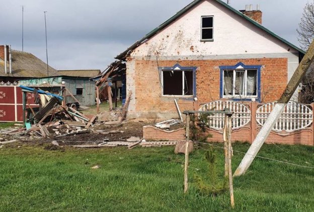 Обстрел села в Харьковской области: разрушены несколько домов (фото)