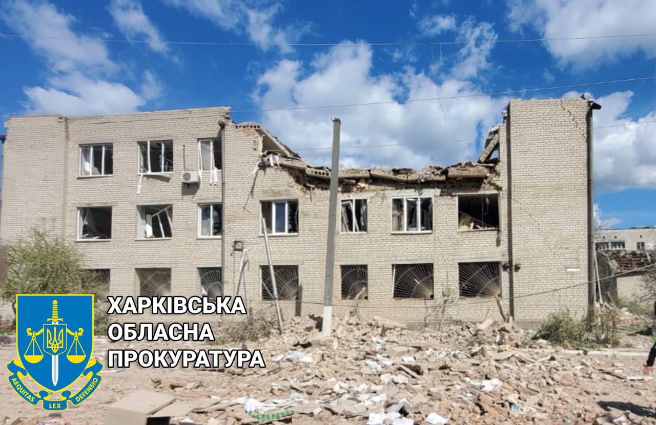 Обстрел Покотиловки: двое погибших, повреждены десятки домов и школа
