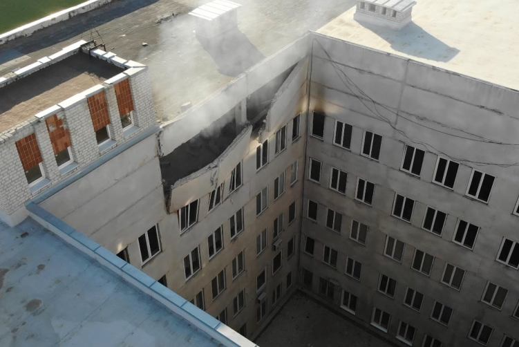 В Харькове обстреляна больница (фото)