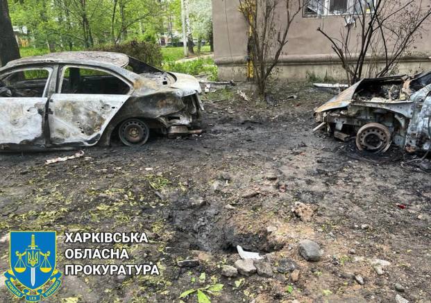 Обстрел спального района в Харькове: повреждены девять домов, сгорели машины