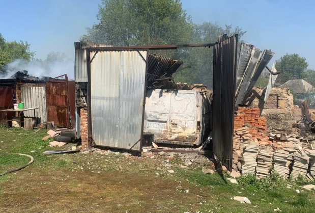 Золочевскую громаду снова обстреляли: погибли два человека (фото)
