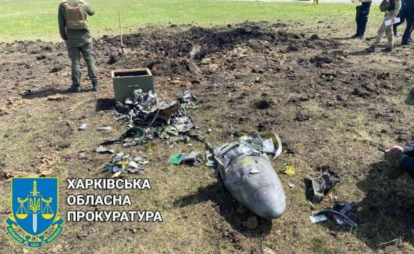 Войска РФ нанесли ракетный удар по аэропорту Харькова (фото)