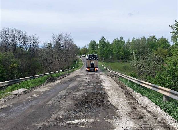 В Харьковской области делают объезд через разрушенный мост