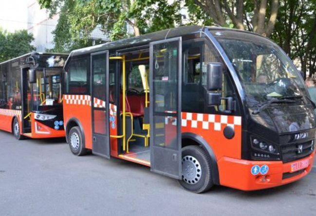 В Харькове после обстрелов из 150 новых турецких автобусов осталось около 30