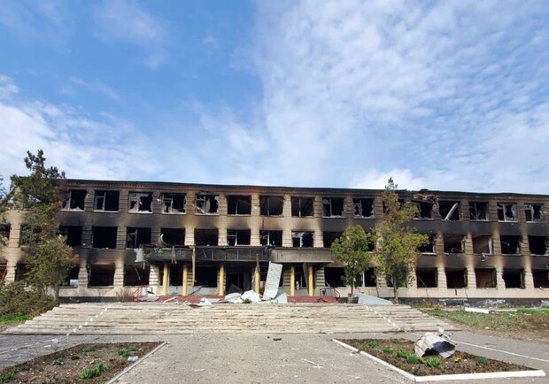 В освобожденном селе в пригороде Харькова разрушено 90% домов (видео)