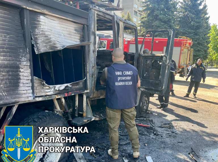 Ночной обстрел Харькова: попали в админздание спасателей (фото)