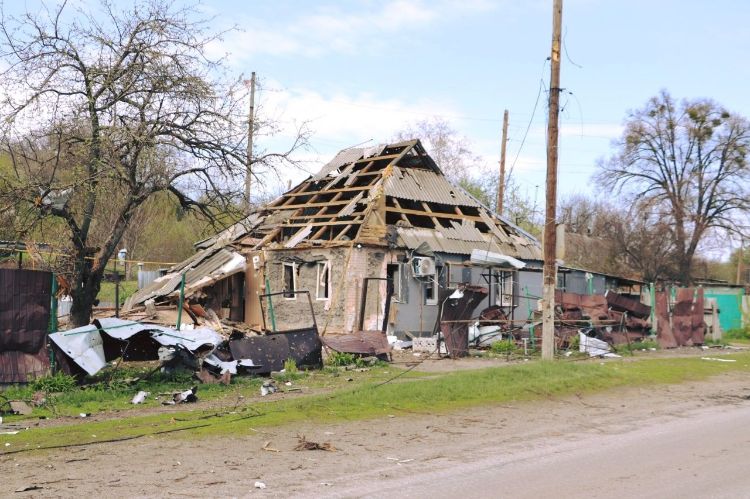 Дергачи и села вокруг опять обстреляли: разрушены жилые дома