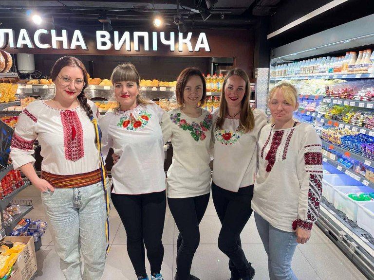 День вишиванки в "АТБ": мережа до свята поповнилася новими магазинами, а співробітники "АТБ" по всій Україні вийшли на роботу у вишиванках