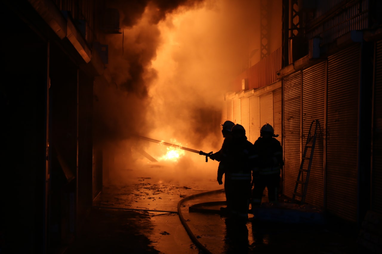Пожар на "Барабашово" после обстрела: подробности, видео