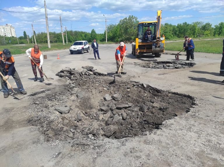 В Харькове будут ремонтировать дорогу к "Горизонту", разрушенную авиабомбами