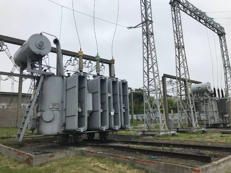 В Харькове энергетики ремонтируют подстанцию в поселке Жуковского