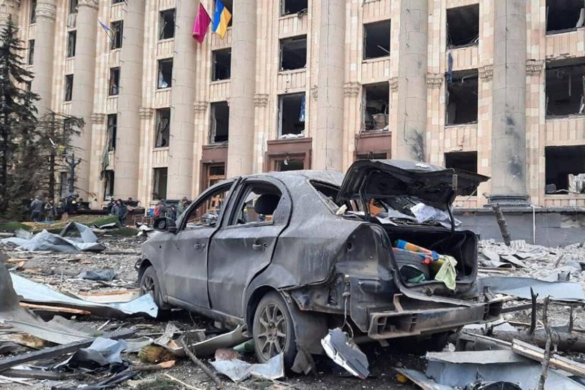 Здание Харьковской обладминистрации, по которому был нанесен ракетный удар, восстановить нельзя