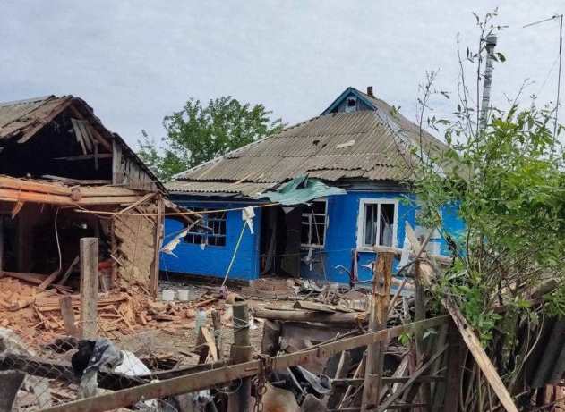 Войска РФ обстреляли Чугуев: погиб человек, разрушены дома (фото)