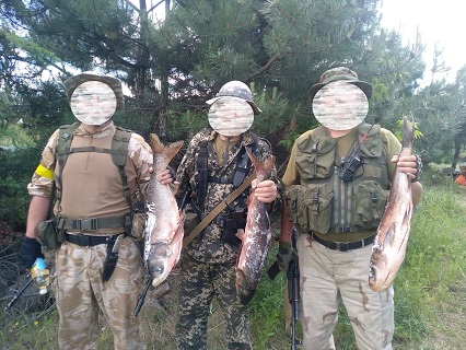 Рыбоохранный патруль Харьковской области передал защитникам рыбу