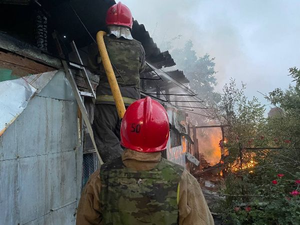 В Чугуевском районе после прилета рухнул частный дом. Погибли четыре человека