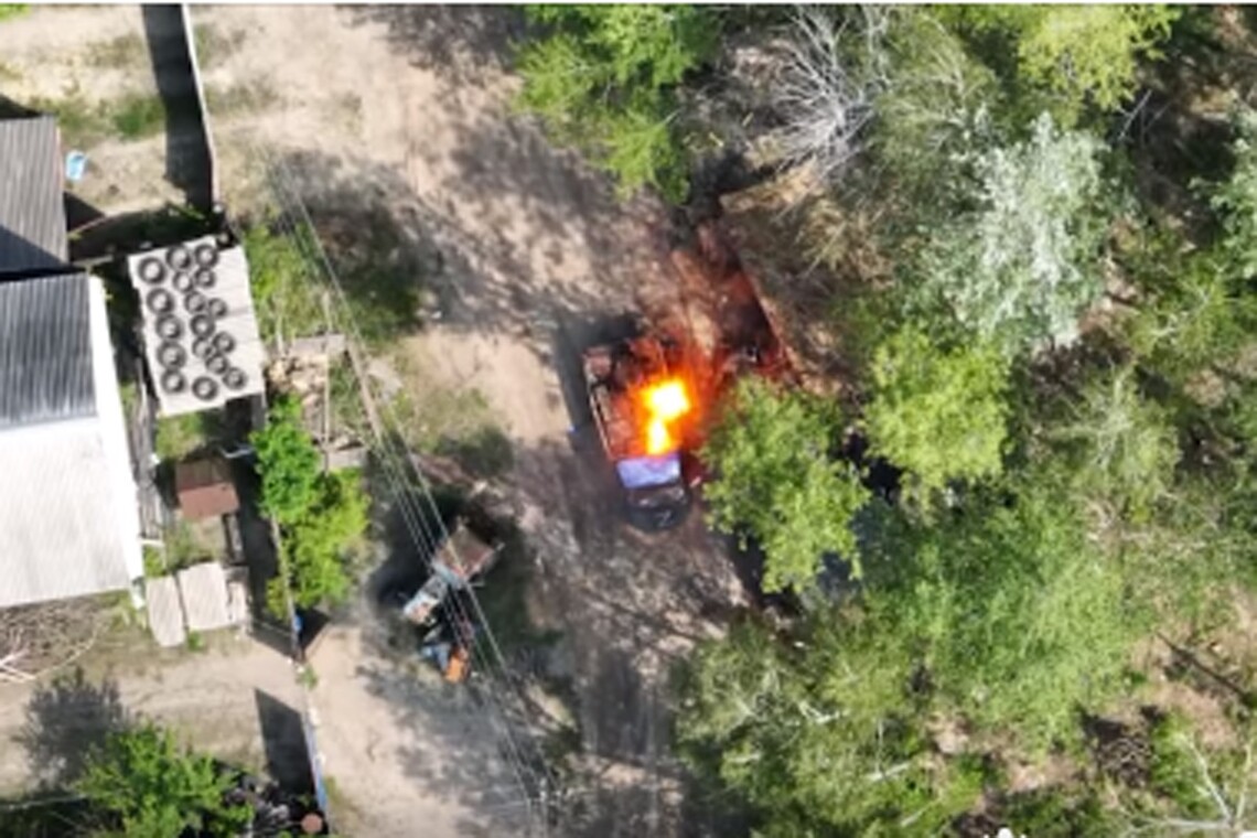 Харьковские нацгвардейцы дронами уничтожили живую силу оккупантов и их склад (видео)