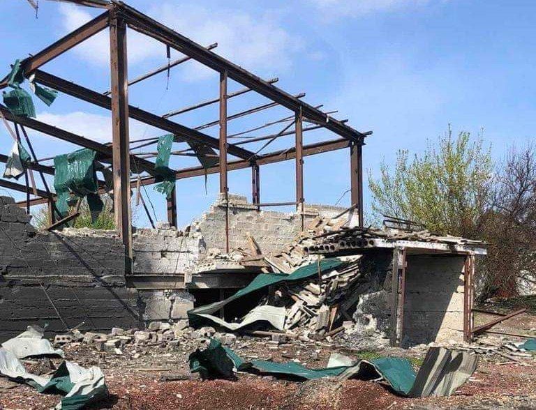 В Харьковской области авиаударами разрушено сельхозпредприятие: фото