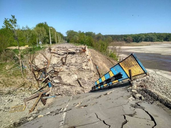 Российские войска и техника ушли из оккупированной Боровой