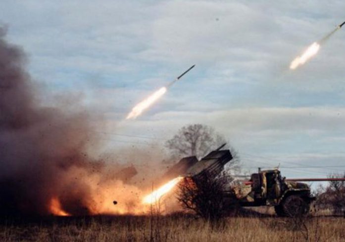 Войска РФ снова обстреливают Харьков из артиллерии