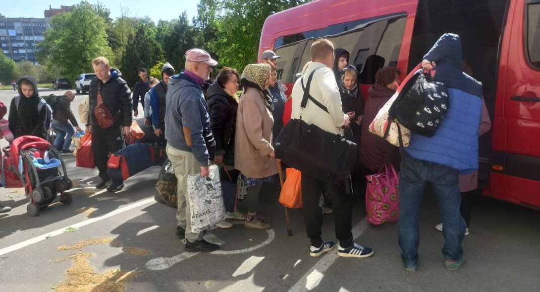 С оккупированной части Харьковской области вчера удалось вывезти 1000 человек