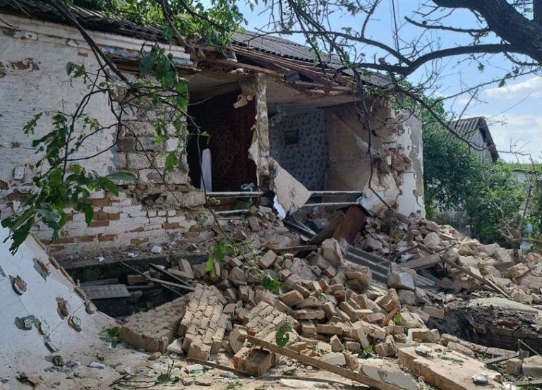 Село в Харьковской области практически разрушено обстрелами; там осталось 33 человека из 1200