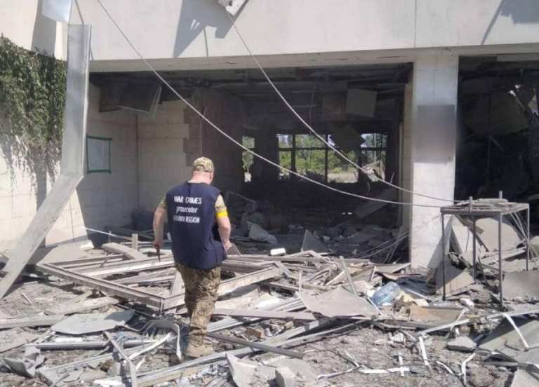 В результате ракетного удара по вузу в Харькове погиб человек