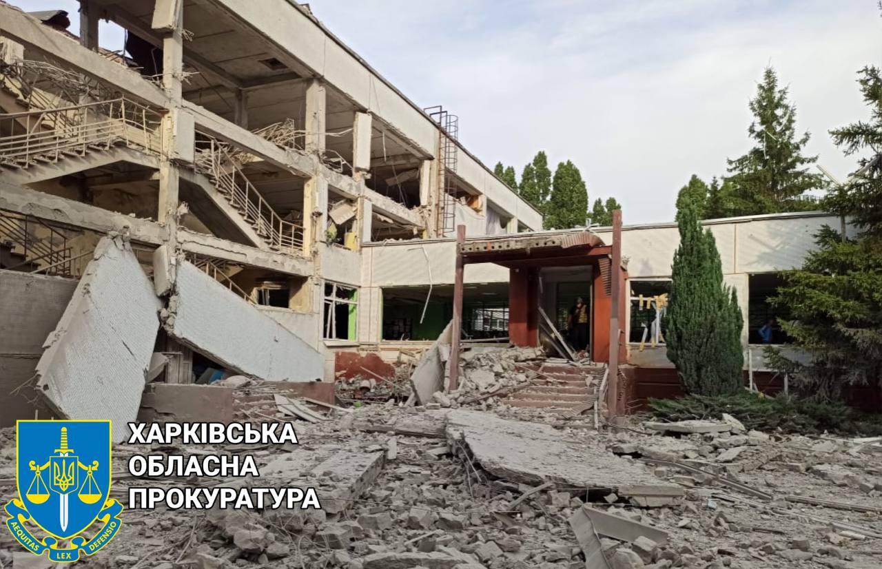 Війська РФ завдали ракетних ударів по Харкову: зруйновано ще одну школу (фото)
